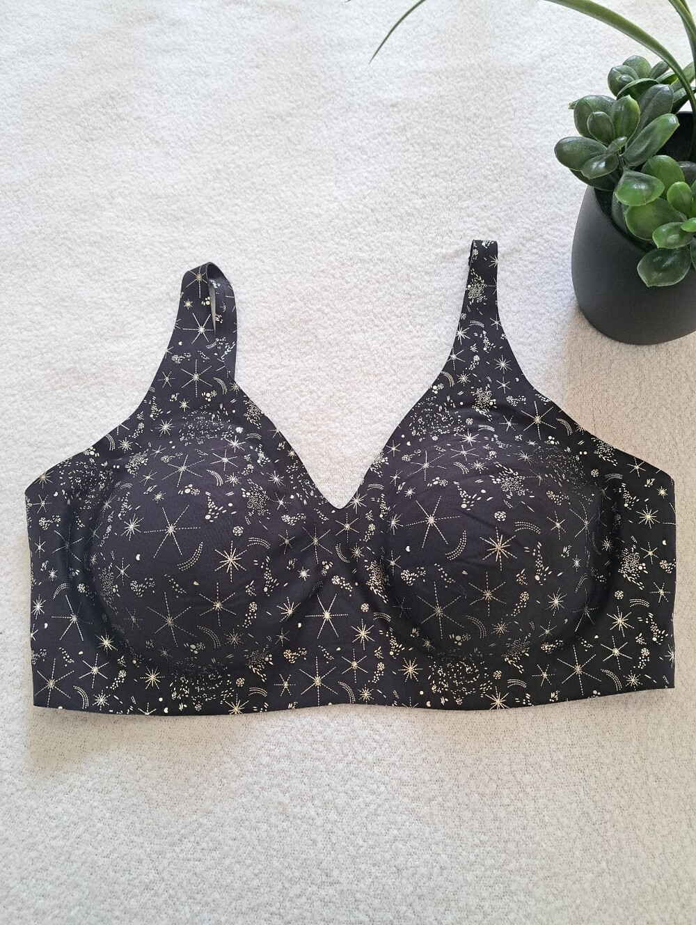 Knix Black Starry Print Wireless Bra Women's Size L++  Soft Seamless Lingerie